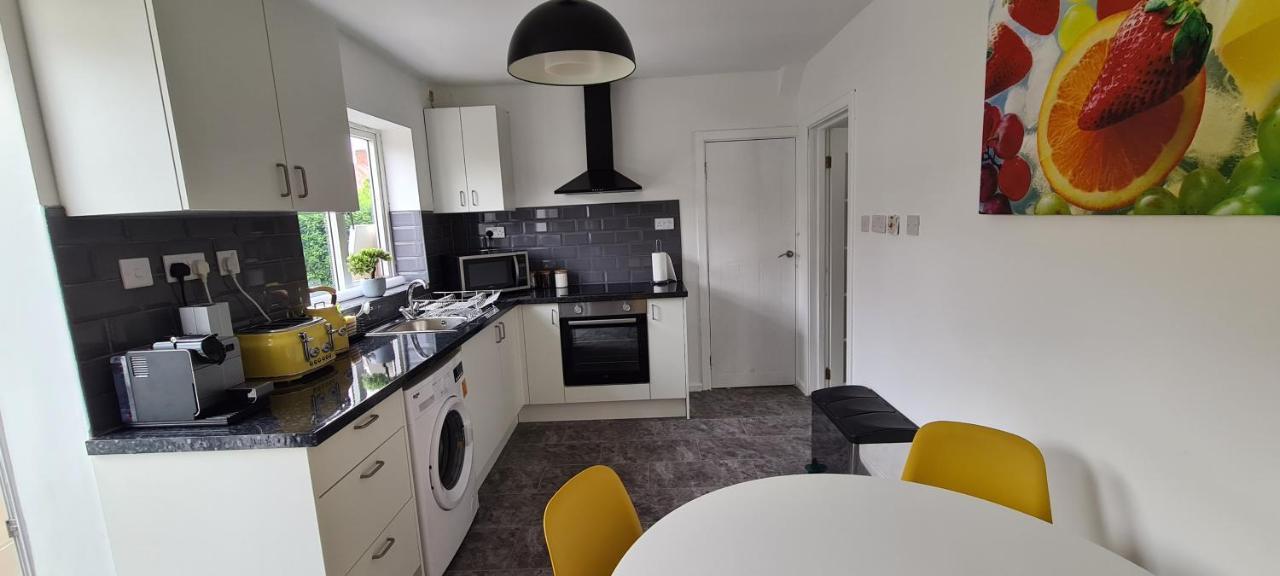 Cosy 3-Bedroom House In Aspley Nottingham Zewnętrze zdjęcie